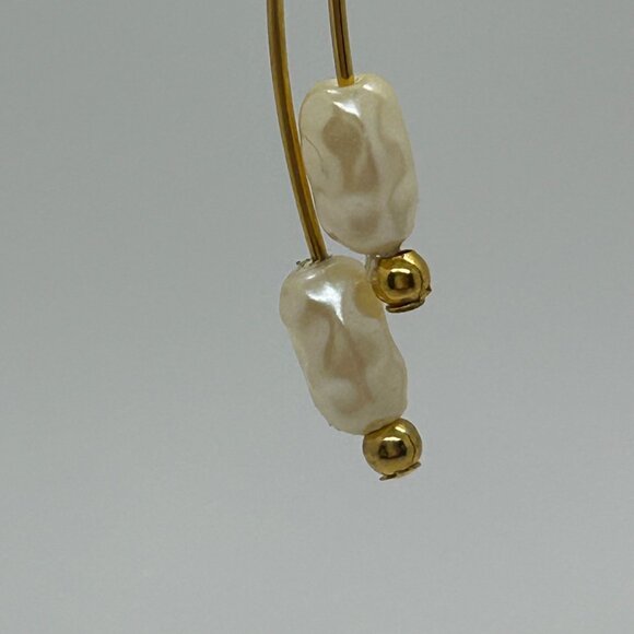 Faux Freshwater Pearl Gold-Tone Dangle Earrings Minimalist Design Lightweight - Picture 13 of 16
